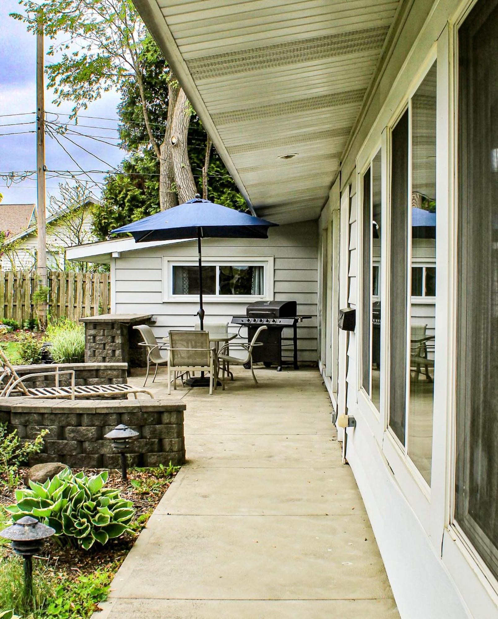 Newly Renovated! Old Homestead Beach Home Huron Exterior photo